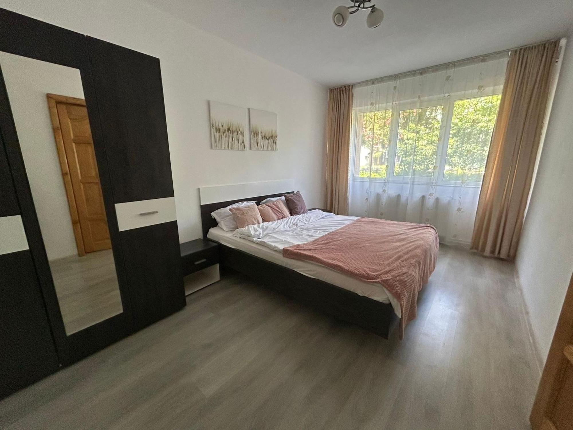 Aparthotel Brasov Neptun Bagian luar foto